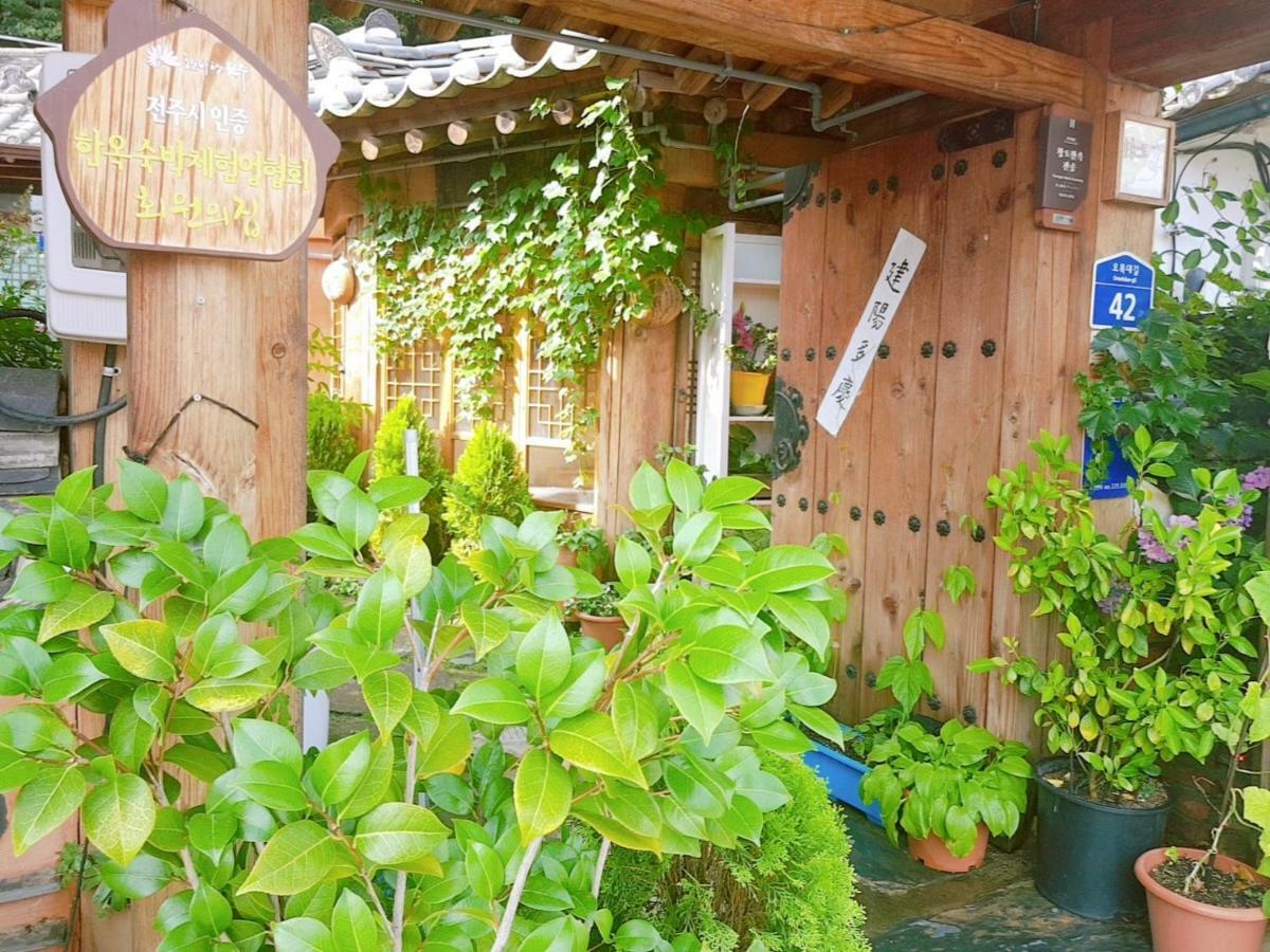 Pinetree View Hanok Guesthouse Jeonju Exterior foto