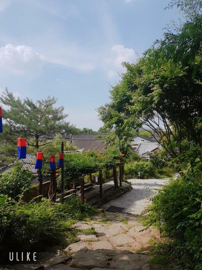 Pinetree View Hanok Guesthouse Jeonju Exterior foto